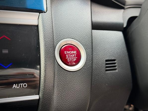 Honda Fit II с пробегом 2014 года, цена 1 050 000 рублей, 98000 км, хэтчбек, Автокод Объявления