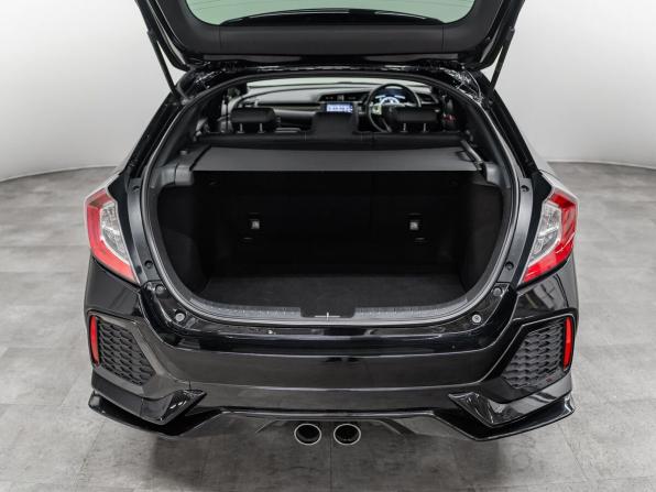 Honda Civic X с пробегом 2018 года, цена 1 820 000 рублей, 117947 км, хэтчбек, Автокод Объявления