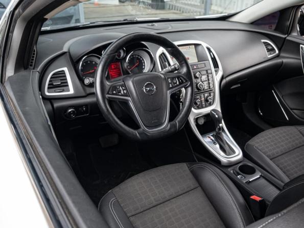 Opel Astra J Рестайлинг с пробегом 2013 года, цена 795 000 рублей, 198883 км, хэтчбек, Автокод Объявления