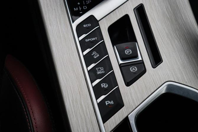 Geely Coolray I с пробегом 2023 года, цена 1 865 000 рублей, 39636 км, внедорожник, Автокод Объявления