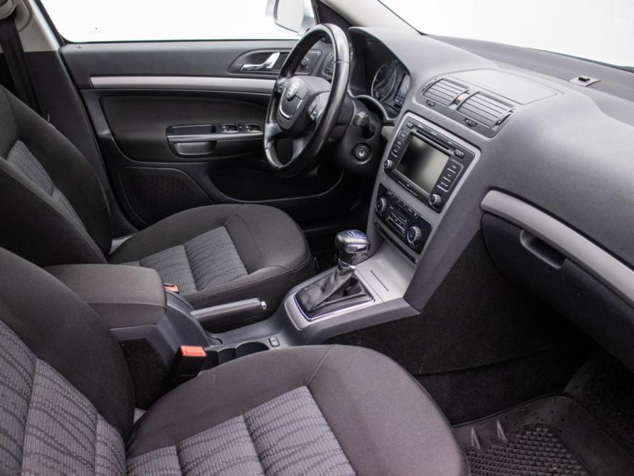 Skoda Octavia II (A5) Рестайлинг Москва  - изображение 9