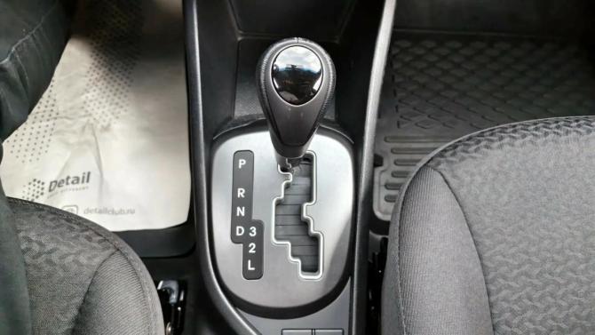 Kia Rio III Рестайлинг с пробегом 2015 года, цена 1 149 900 рублей, 61505 км, седан, Автокод Объявления
