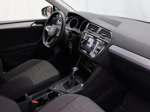 Volkswagen Tiguan II Рестайлинг с пробегом 2021 года, цена 2 550 000 рублей, 72000 км, внедорожник, Автокод Объявления