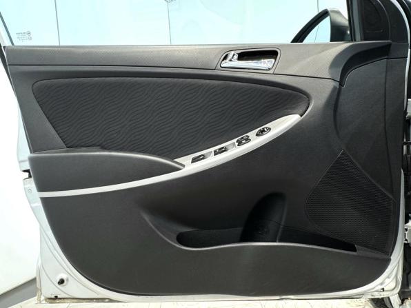 Hyundai Solaris I с пробегом 2012 года, цена 850 000 рублей, 182155 км, седан, Автокод Объявления