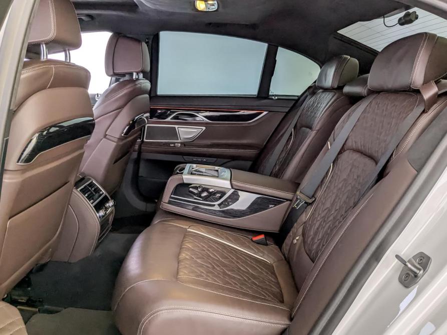 BMW 7 серии VI (G11/G12) Рестайлинг Москва  - изображение 12