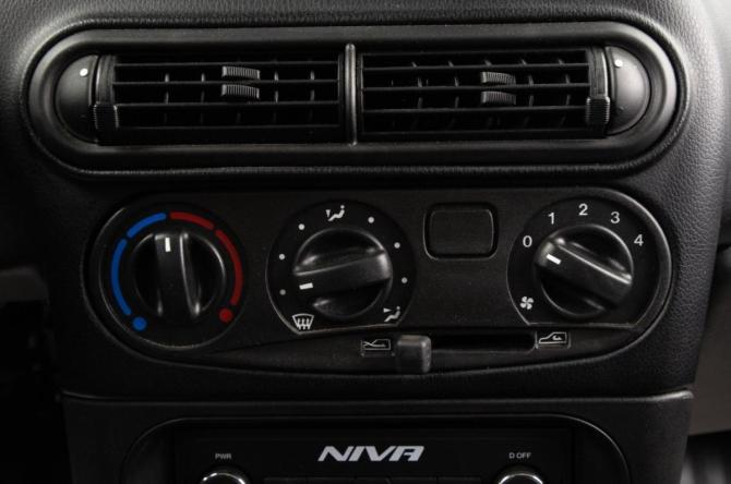 Chevrolet Niva I Рестайлинг с пробегом 2019 года, цена 929 000 рублей, 9647 км, внедорожник, Автокод Объявления