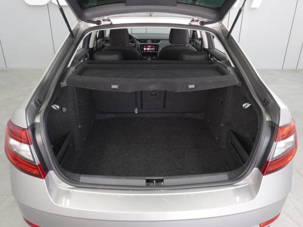 Skoda Octavia III (A7) Рестайлинг с пробегом 2018 года, цена 2 014 000 рублей, 159171 км, лифтбек, Автокод Объявления