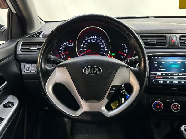 Kia Rio III Рестайлинг с пробегом 2015 года, цена 990 000 рублей, 127000 км, хэтчбек, Автокод Объявления