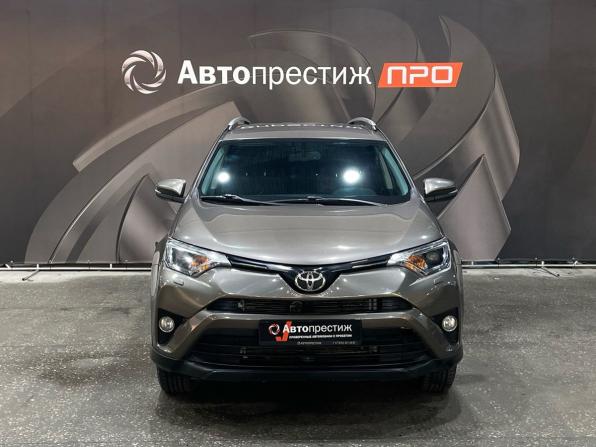 Toyota RAV4 IV (XA40) Рестайлинг с пробегом 2017 года, цена 1 880 000 рублей, 228343 км, внедорожник, Автокод Объявления