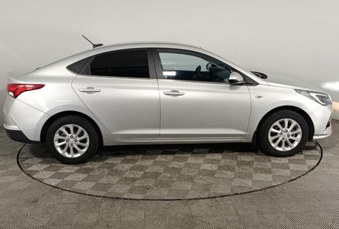 Hyundai Solaris II Рестайлинг с пробегом 2021 года, цена 1 700 000 рублей, 74423 км, седан, Автокод Объявления