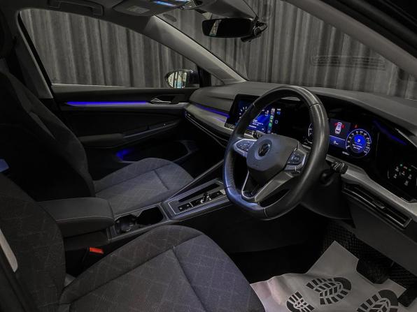 Volkswagen Golf VIII с пробегом 2022 года, цена 1 590 000 рублей, 45000 км, универсал, Автокод Объявления