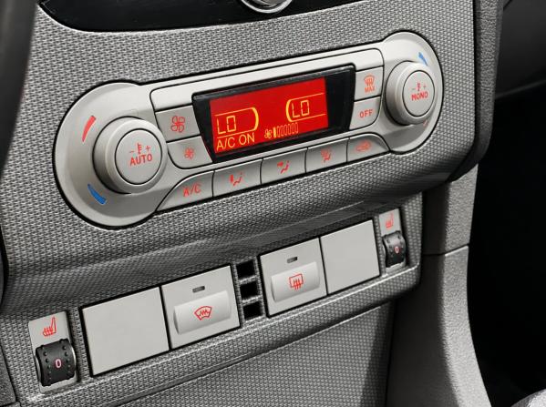 Ford Focus II Рестайлинг с пробегом 2011 года, цена 635 000 рублей, 201000 км, седан, Автокод Объявления
