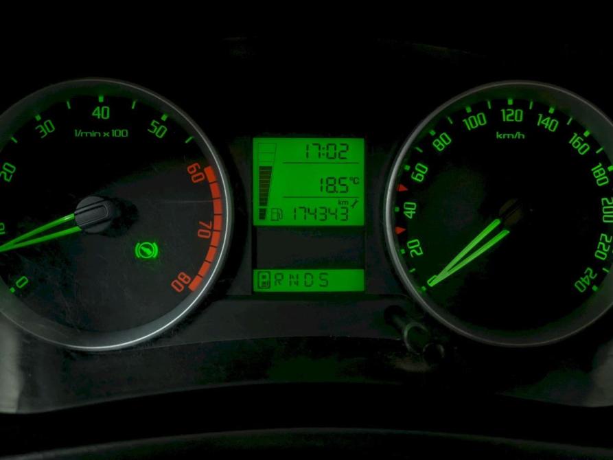 Skoda Roomster I Москва  - изображение 24