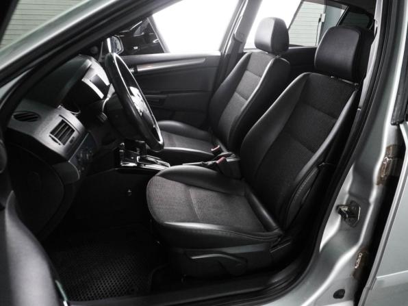 Opel Astra H Рестайлинг с пробегом 2011 года, цена 569 000 рублей, 144203 км, седан, Автокод Объявления
