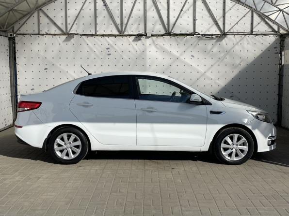 Kia Rio III Рестайлинг с пробегом 2015 года, цена 1 180 000 рублей, 94132 км, седан, Автокод Объявления