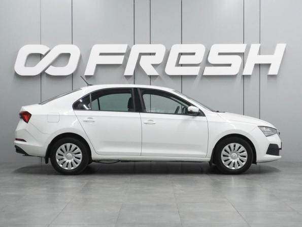 Skoda Rapid II с пробегом 2021 года, цена 1 435 000 рублей, 98733 км, лифтбек, Автокод Объявления