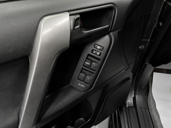 Toyota Land Cruiser Prado 150 Series Рестайлинг 1 с пробегом 2015 года, цена 3 295 000 рублей, 273103 км, внедорожник, Автокод Объявления