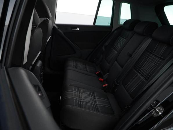 Volkswagen Tiguan I Рестайлинг с пробегом 2015 года, цена 1 449 077 рублей, 214613 км, внедорожник, Автокод Объявления