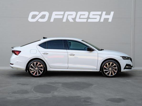 Skoda Octavia IV (A8) с пробегом 2020 года, цена 2 226 000 рублей, 210212 км, лифтбек, Автокод Объявления