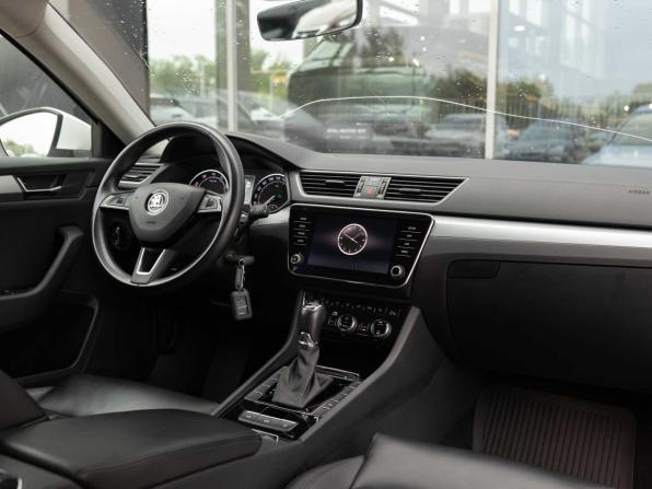 Skoda Superb III с пробегом 2018 года, цена 2 010 000 рублей, 124545 км, лифтбек, Автокод Объявления