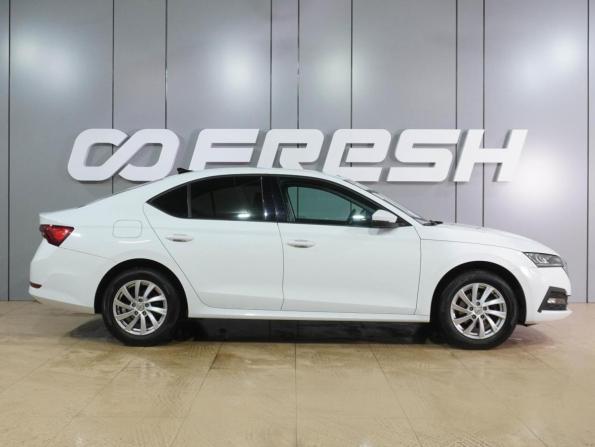 Skoda Octavia IV (A8) с пробегом 2021 года, цена 2 399 000 рублей, 109919 км, лифтбек, Автокод Объявления