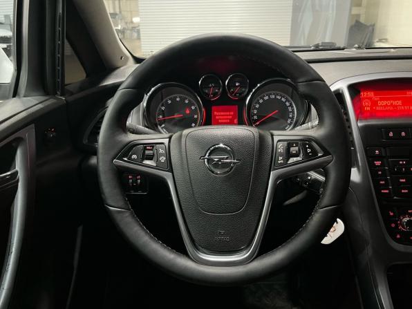 Opel Astra J Рестайлинг с пробегом 2013 года, цена 640 000 рублей, 134267 км, хэтчбек, Автокод Объявления