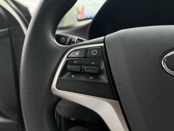 Hyundai Solaris II с пробегом 2019 года, цена 1 280 000 рублей, 133307 км, седан, Автокод Объявления