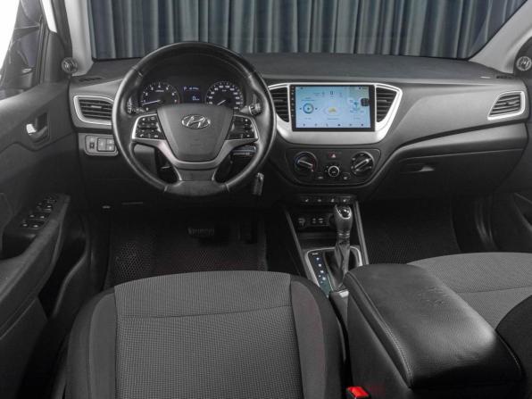 Hyundai Solaris II с пробегом 2017 года, цена 1 349 000 рублей, 140589 км, седан, Автокод Объявления
