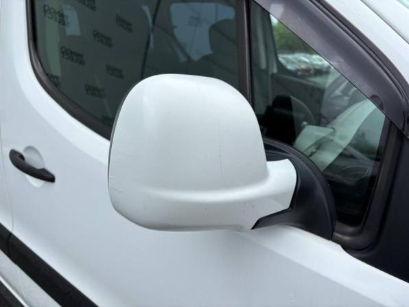 Peugeot Partner II Рестайлинг с пробегом 2013 года, цена 630 000 рублей, 250000 км, минивэн, Автокод Объявления