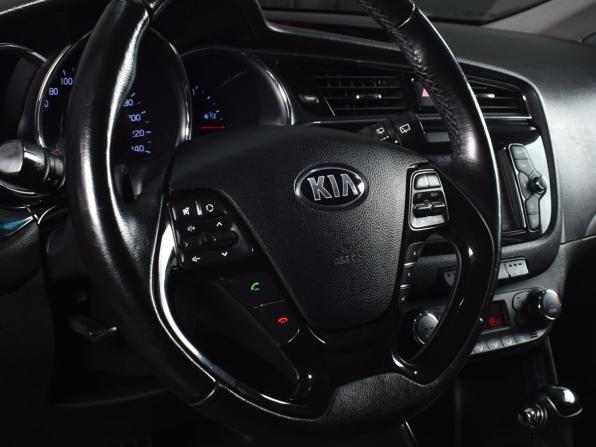 Kia Ceed II Рестайлинг с пробегом 2016 года, цена 1 299 999 рублей, 96184 км, хэтчбек, Автокод Объявления