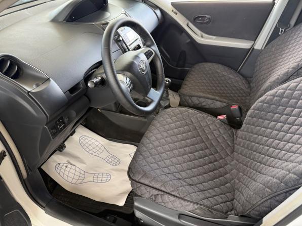 Toyota Yaris II с пробегом 2009 года, цена 640 000 рублей, 217025 км, хэтчбек, Автокод Объявления