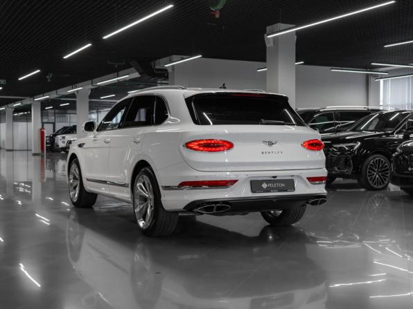 Bentley Bentayga I Рестайлинг с пробегом 2024 года, цена 25 750 000 рублей, 18342 км, внедорожник, Автокод Объявления