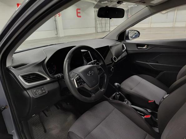 Hyundai Solaris II с пробегом 2018 года, цена 1 050 000 рублей, 177349 км, седан, Автокод Объявления