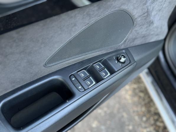 Audi A8 III (D4) с пробегом 2013 года, цена 1 195 000 рублей, 331219 км, седан, Автокод Объявления