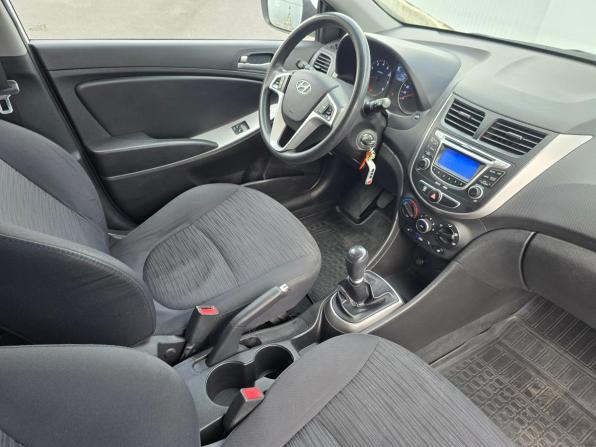 Hyundai Solaris I Рестайлинг с пробегом 2015 года, цена 999 000 рублей, 143310 км, хэтчбек, Автокод Объявления