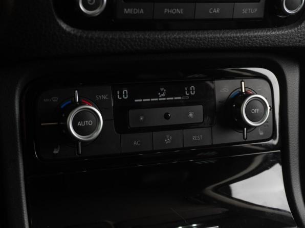 Volkswagen Touareg II с пробегом 2012 года, цена 2 099 000 рублей, 209556 км, внедорожник, Автокод Объявления