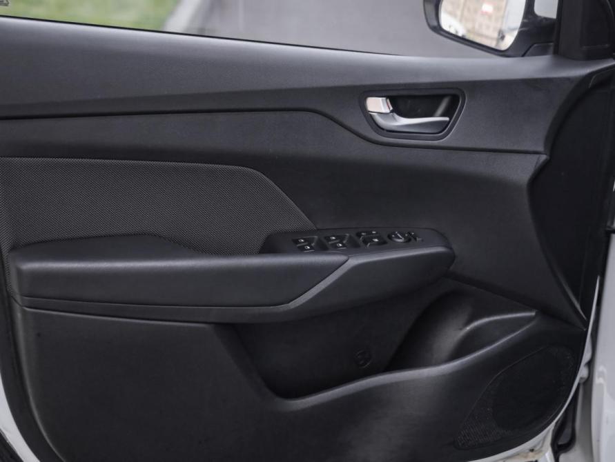 Hyundai Solaris II Санкт-Петербург  - изображение 20