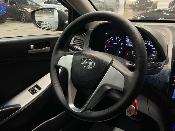 Hyundai Solaris I с пробегом 2013 года, цена 750 000 рублей, 179000 км, седан, Автокод Объявления