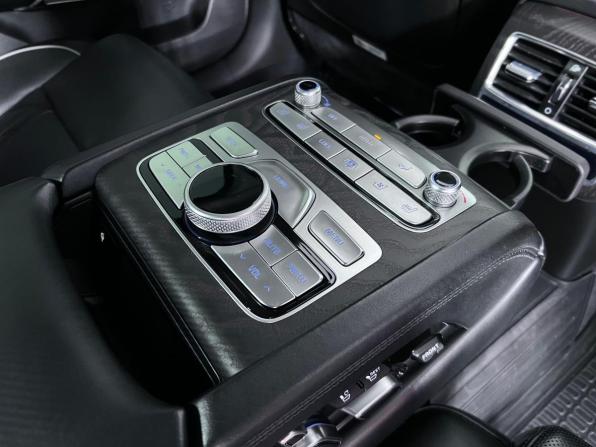 Kia K900 II с пробегом 2019 года, цена 2 850 000 рублей, 132955 км, седан, Автокод Объявления