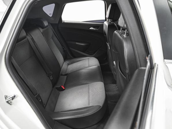 Opel Astra J с пробегом 2011 года, цена 750 000 рублей, 93634 км, хэтчбек, Автокод Объявления
