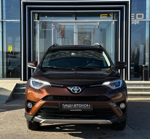 Toyota RAV4 IV (XA40) Рестайлинг с пробегом 2017 года, цена 2 349 000 рублей, 130516 км, внедорожник, Автокод Объявления
