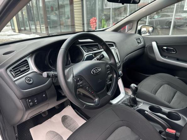 Kia Ceed II Рестайлинг с пробегом 2016 года, цена 1 090 000 рублей, 108236 км, хэтчбек, Автокод Объявления