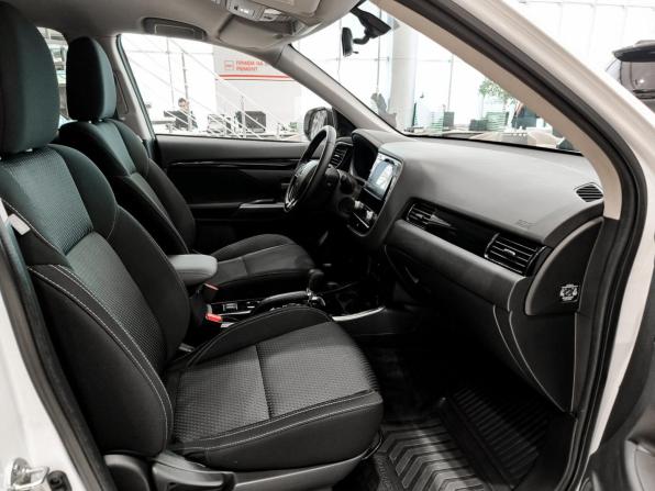 Mitsubishi Outlander III Рестайлинг 3 с пробегом 2021 года, цена 2 785 000 рублей, 37365 км, внедорожник, Автокод Объявления