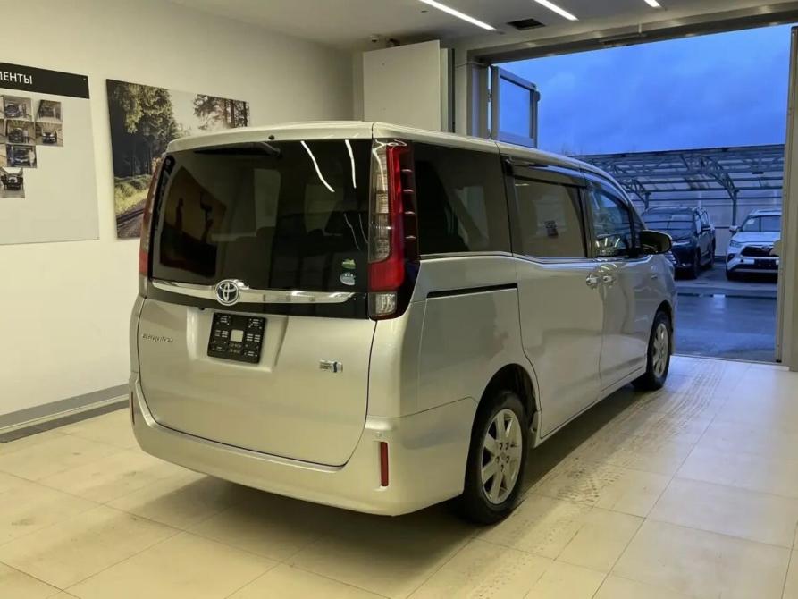 Toyota Esquire I Новосибирск  - изображение 6