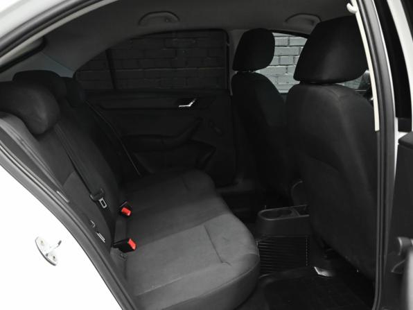 Skoda Rapid I с пробегом 2017 года, цена 1 030 000 рублей, 175496 км, лифтбек, Автокод Объявления
