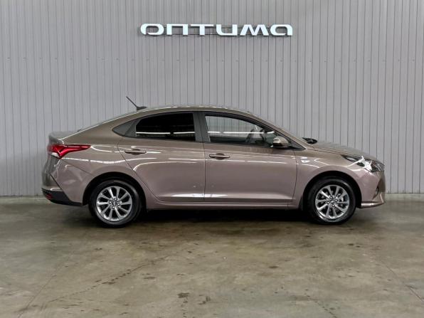Hyundai Solaris II Рестайлинг с пробегом 2021 года, цена 1 697 000 рублей, 44594 км, седан, Автокод Объявления