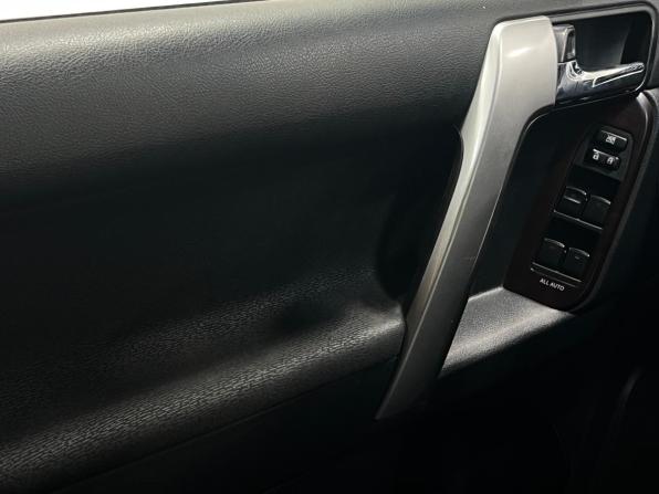 Toyota Land Cruiser Prado 150 Series Рестайлинг 1 с пробегом 2015 года, цена 3 350 000 рублей, 189000 км, внедорожник, Автокод Объявления
