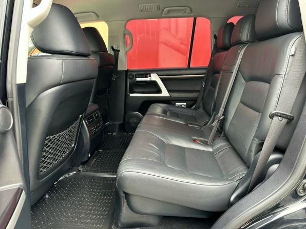 Toyota Land Cruiser 200 Series Рестайлинг 2 с пробегом 2018 года, цена 5 850 000 рублей, 211040 км, внедорожник, Автокод Объявления