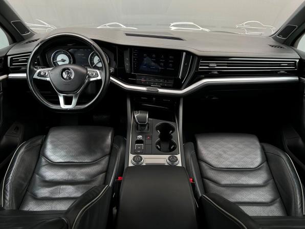 Volkswagen Touareg III с пробегом 2019 года, цена 3 109 700 рублей, 341364 км, внедорожник, Автокод Объявления