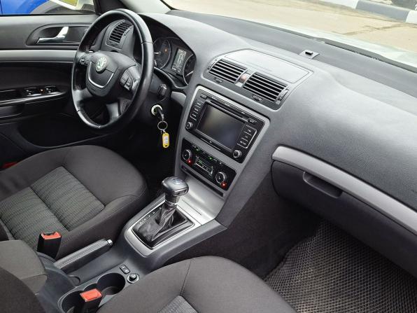 Skoda Octavia II (A5) Рестайлинг с пробегом 2013 года, цена 848 000 рублей, 201854 км, лифтбек, Автокод Объявления